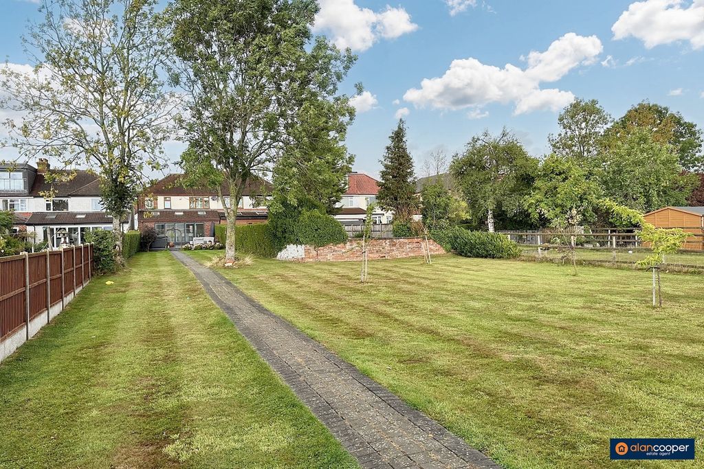 Property photo 3 of 30 4502864