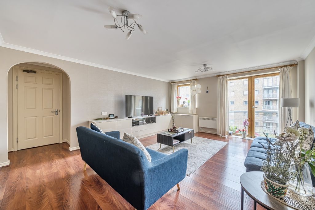 Property photo 1 of 16 1344411-12-68B067...