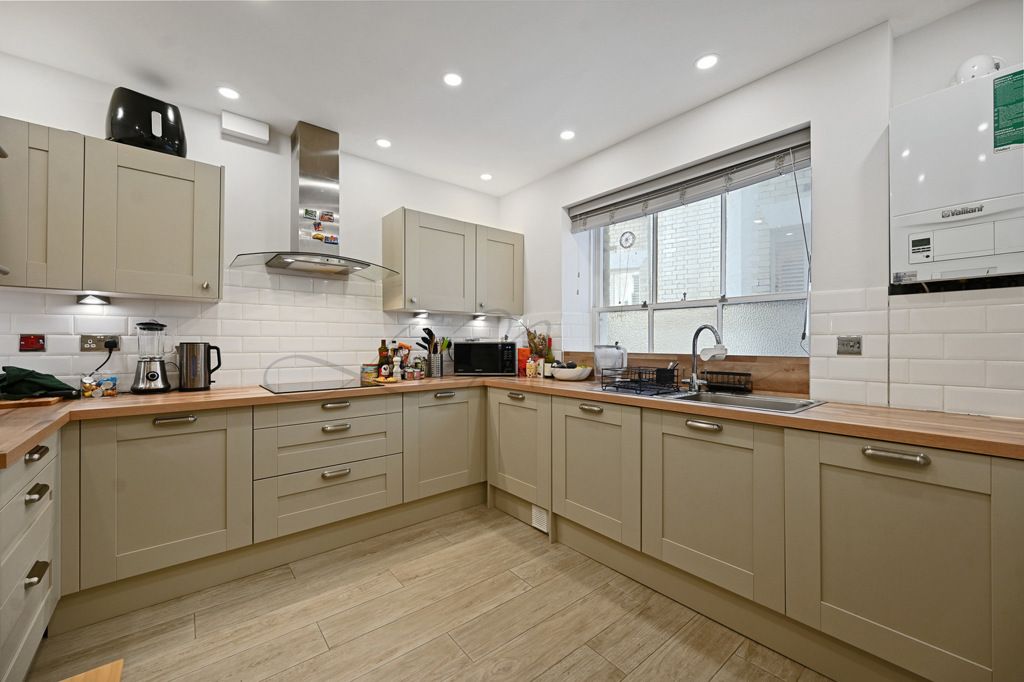 Property photo 2 of 14 Jpg