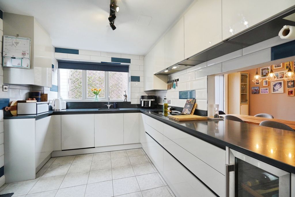 Property photo 3 of 22 Pbox-Img.Jpg