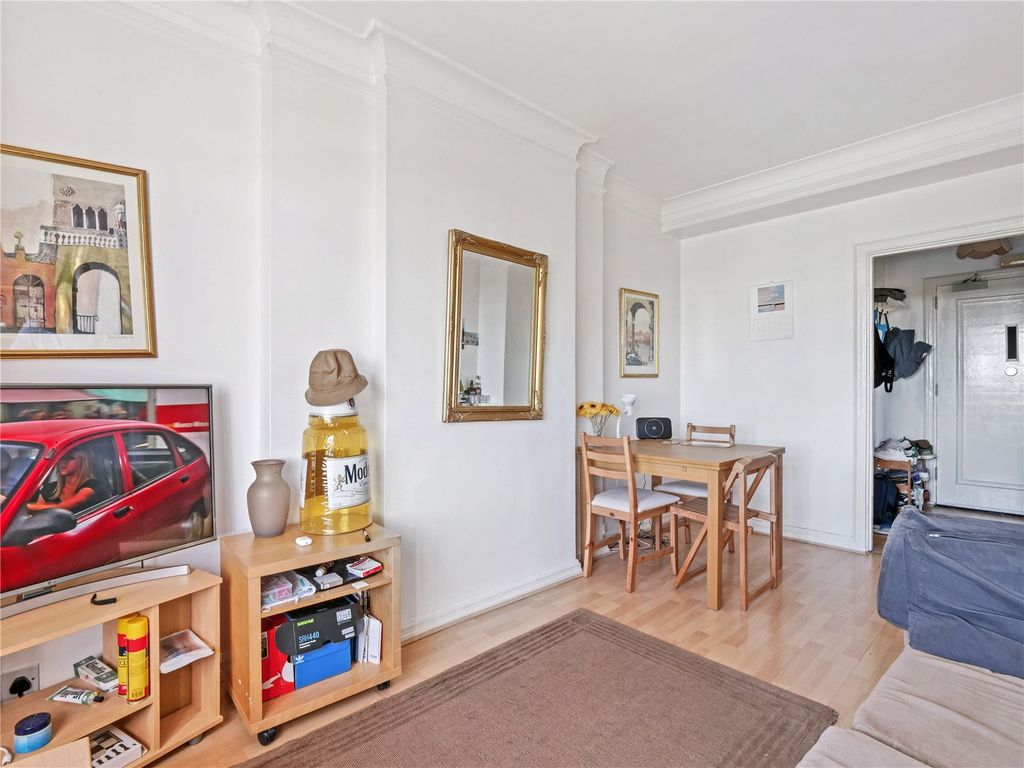 Property photo 2 of 8 Picture No. 16