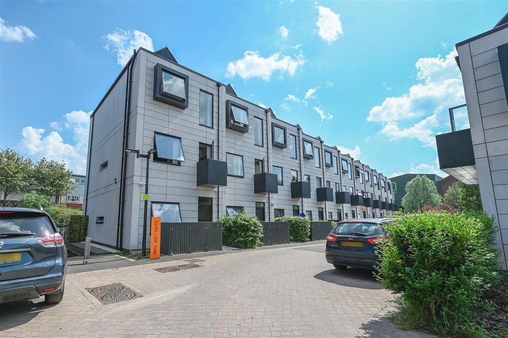 Property photo 1 of 17 43 South Loop Park.Jpg