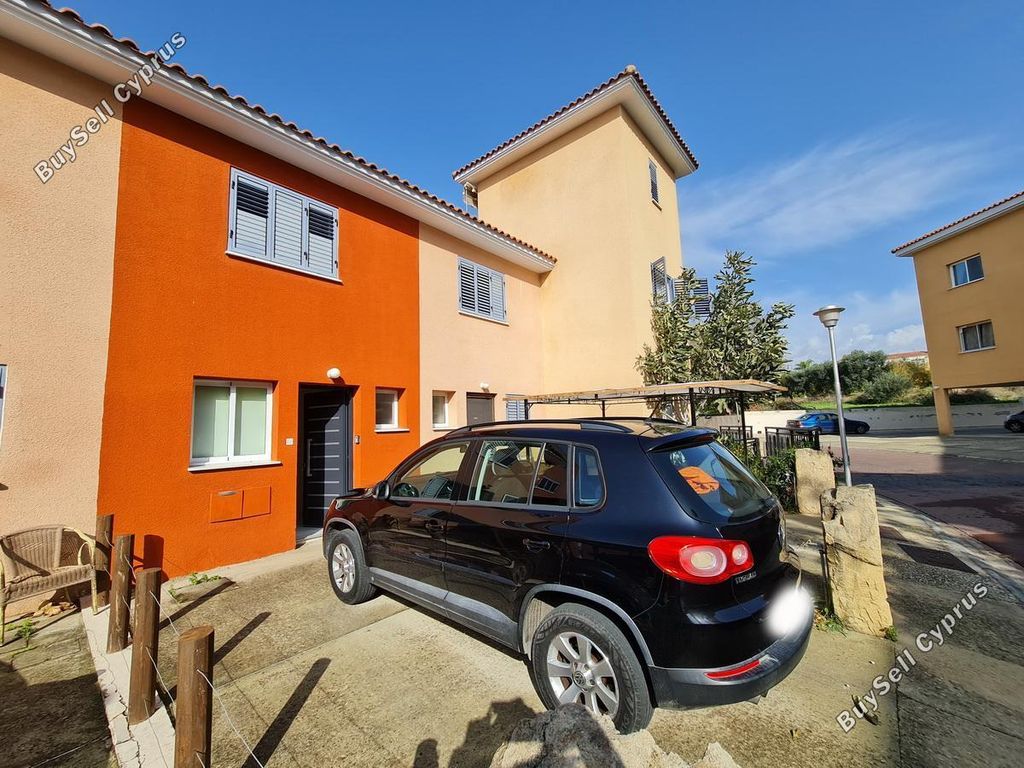 Property photo 2 of 34