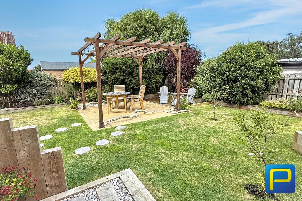 Property photo 3 of 42