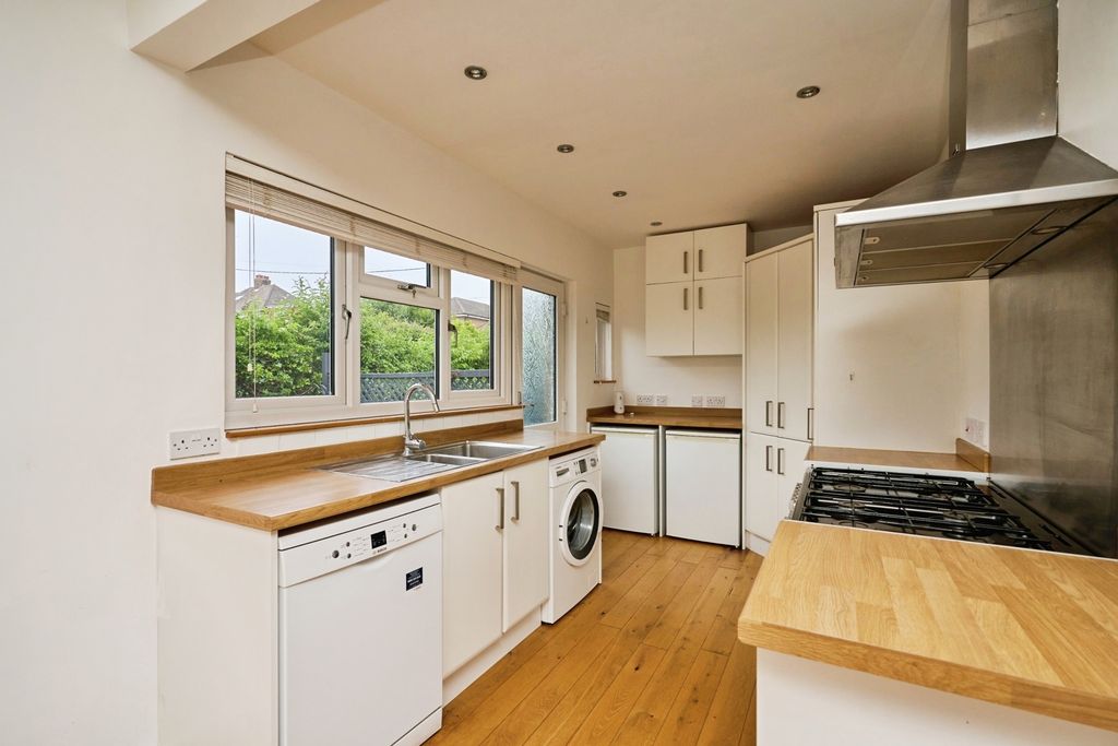 Property photo 3 of 15 Kitchen