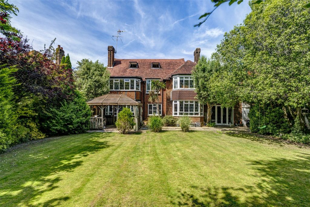 Property photo 1 of 33 Picture No. 34