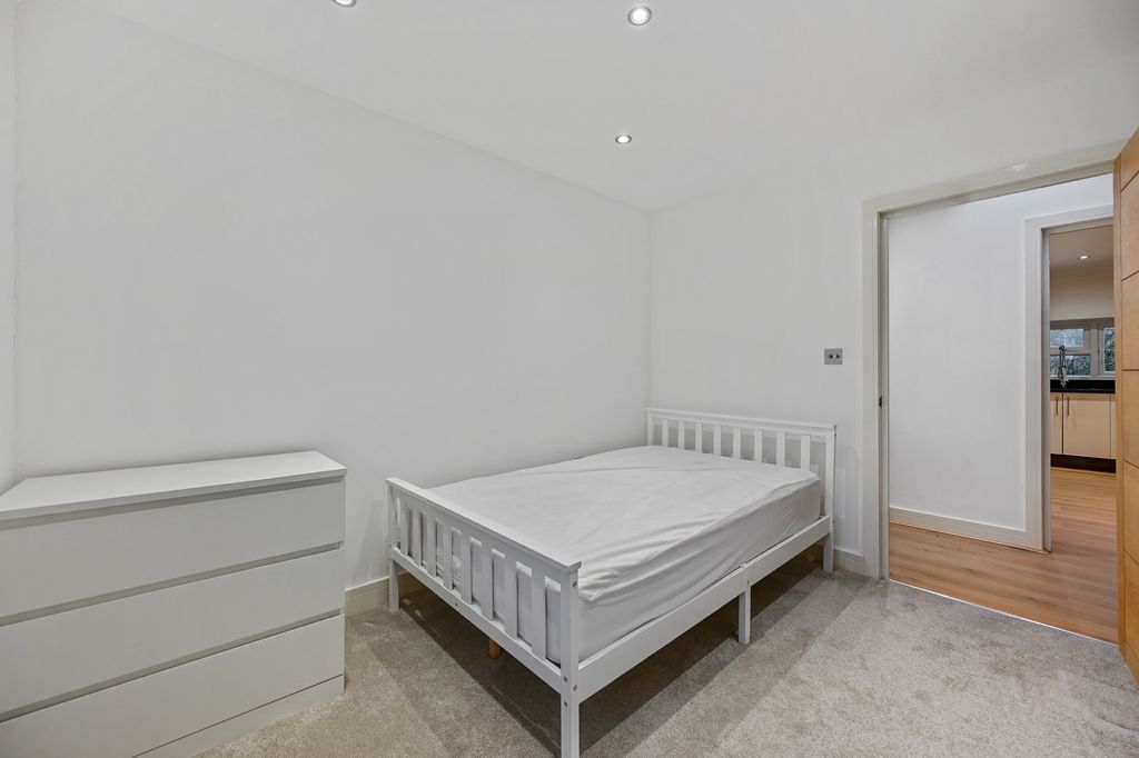 Property photo 3 of 10 Rccs- Flat 3 Cloyster Wood- Bedroom 4 (1)