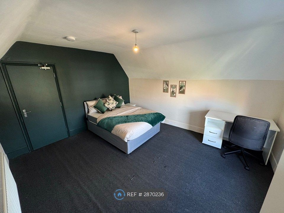 Property photo 1 of 4 Room 4