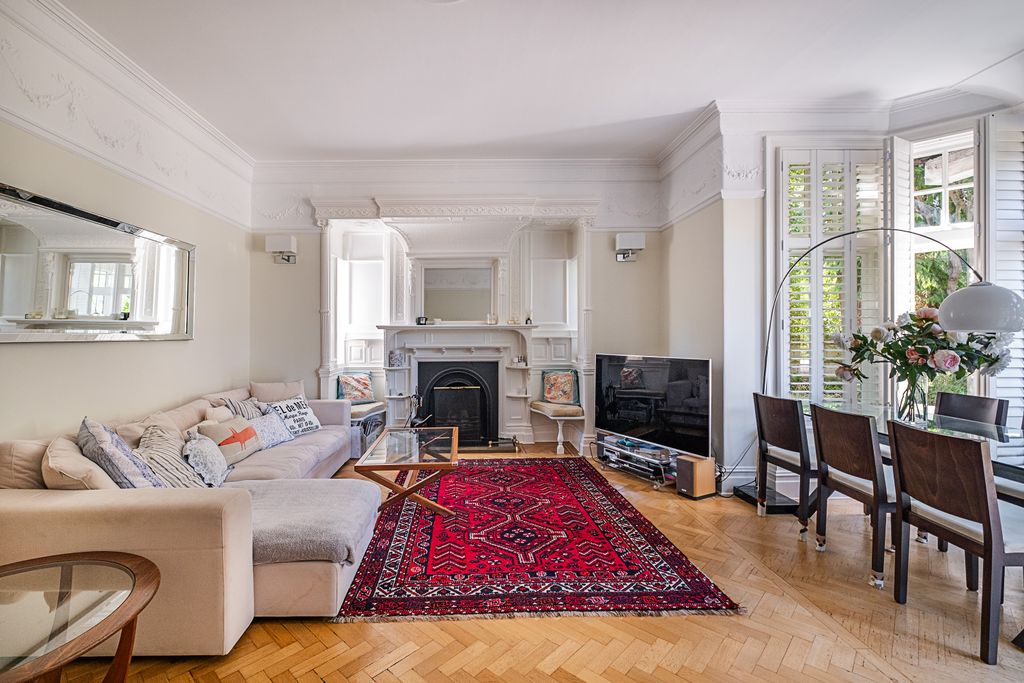 Property photo 2 of 17