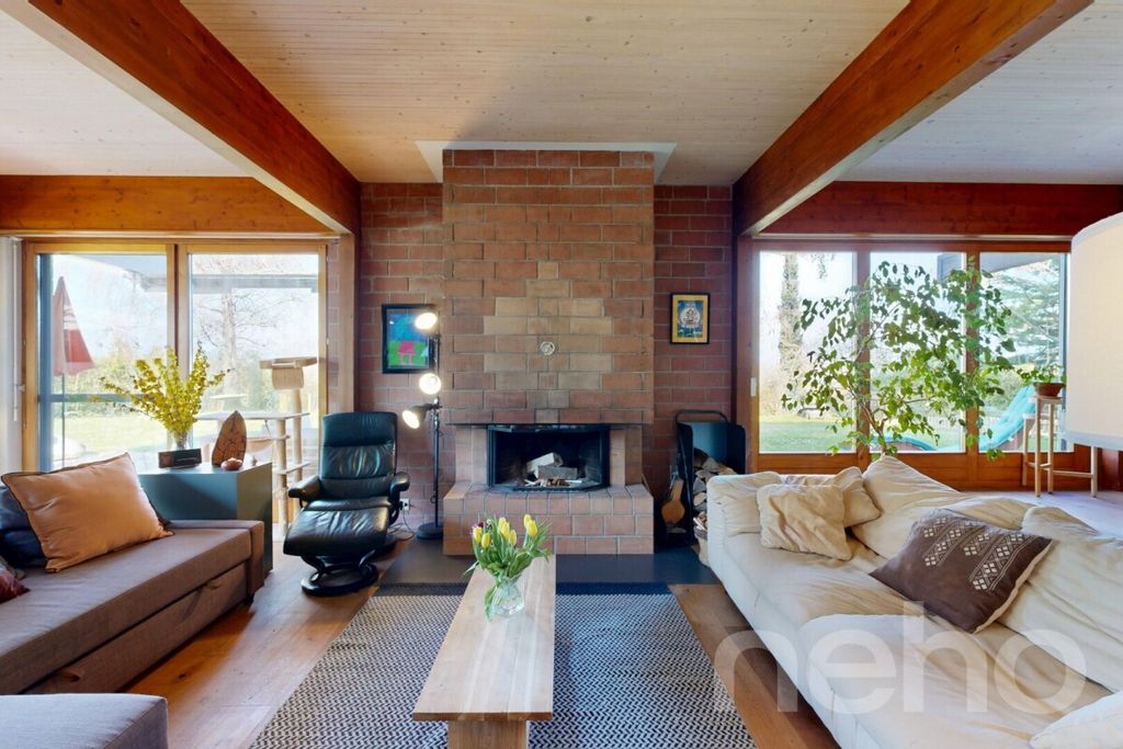 Property photo 2 of 12