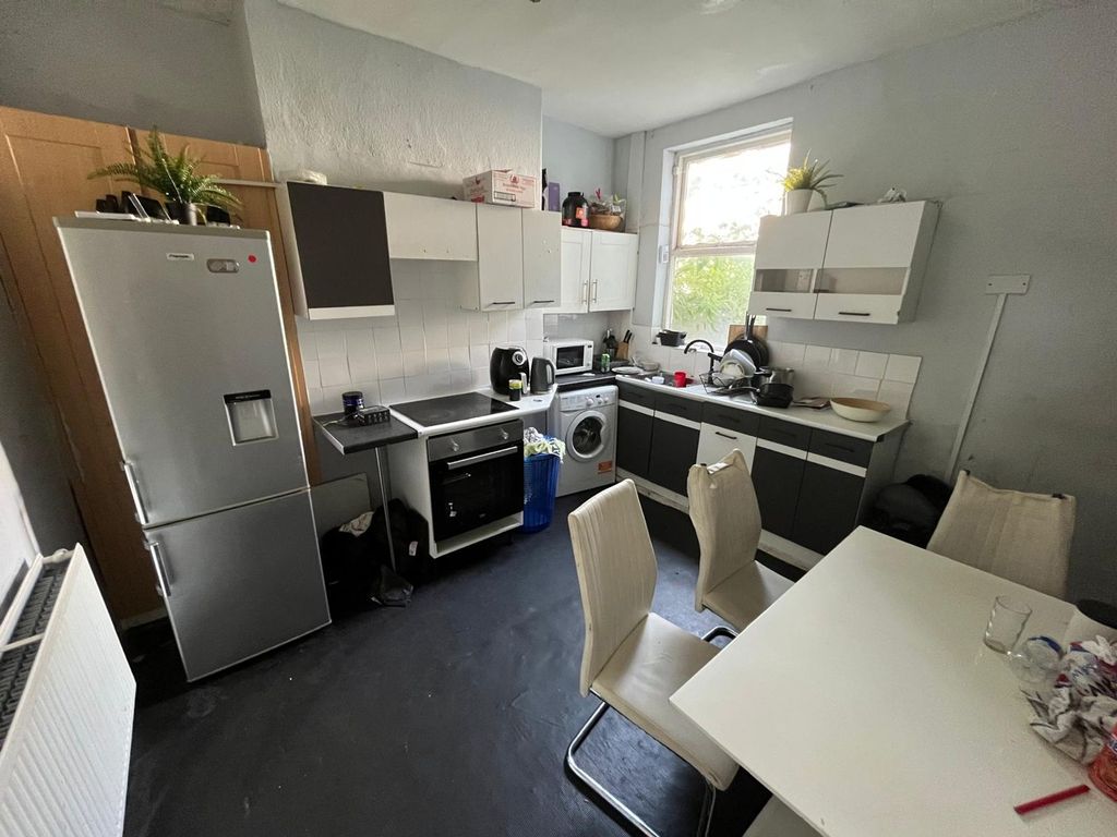 Property photo 2 of 8 Photo 3