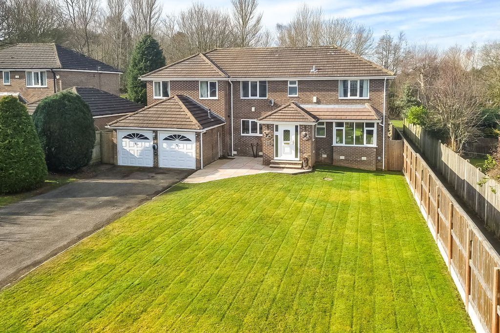 Property photo 1 of 32