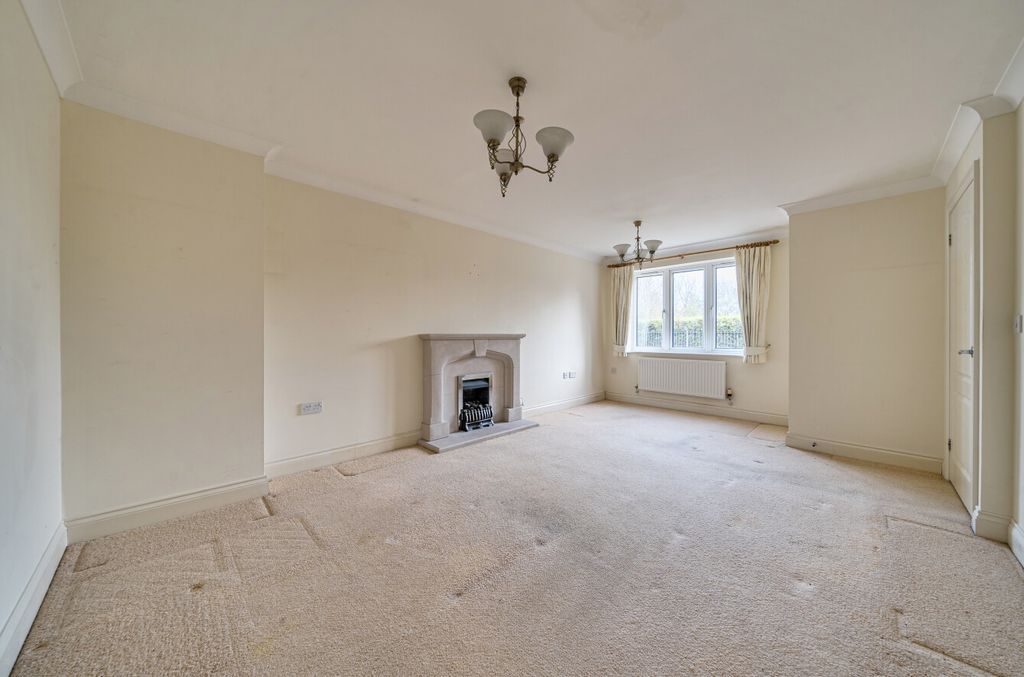 Property photo 3 of 13 1433516-15-69c181...