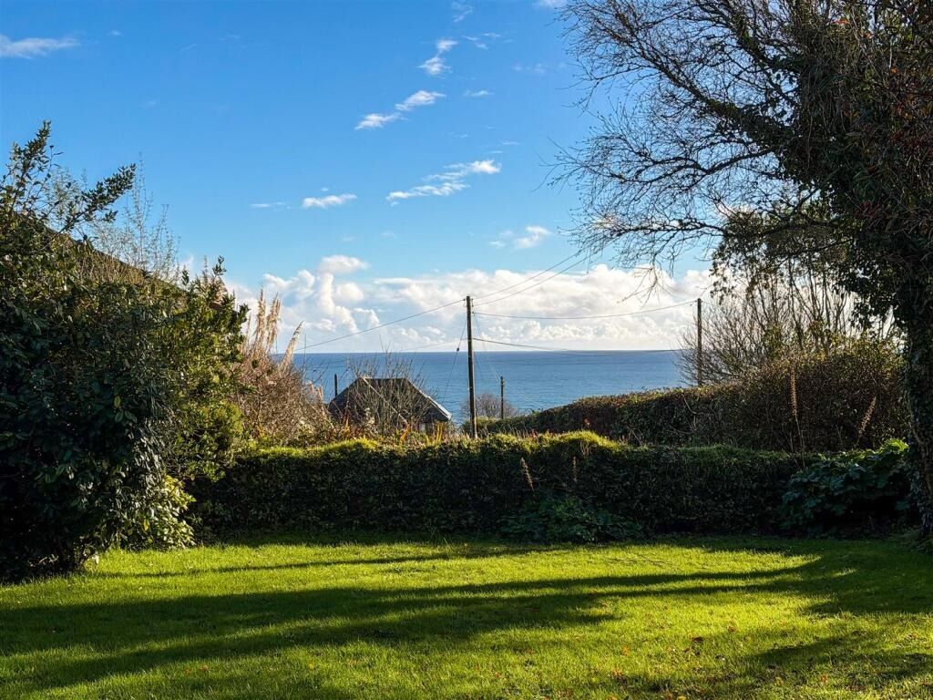 Property photo 3 of 28 4843092