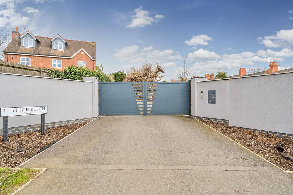 Property photo 2 of 24