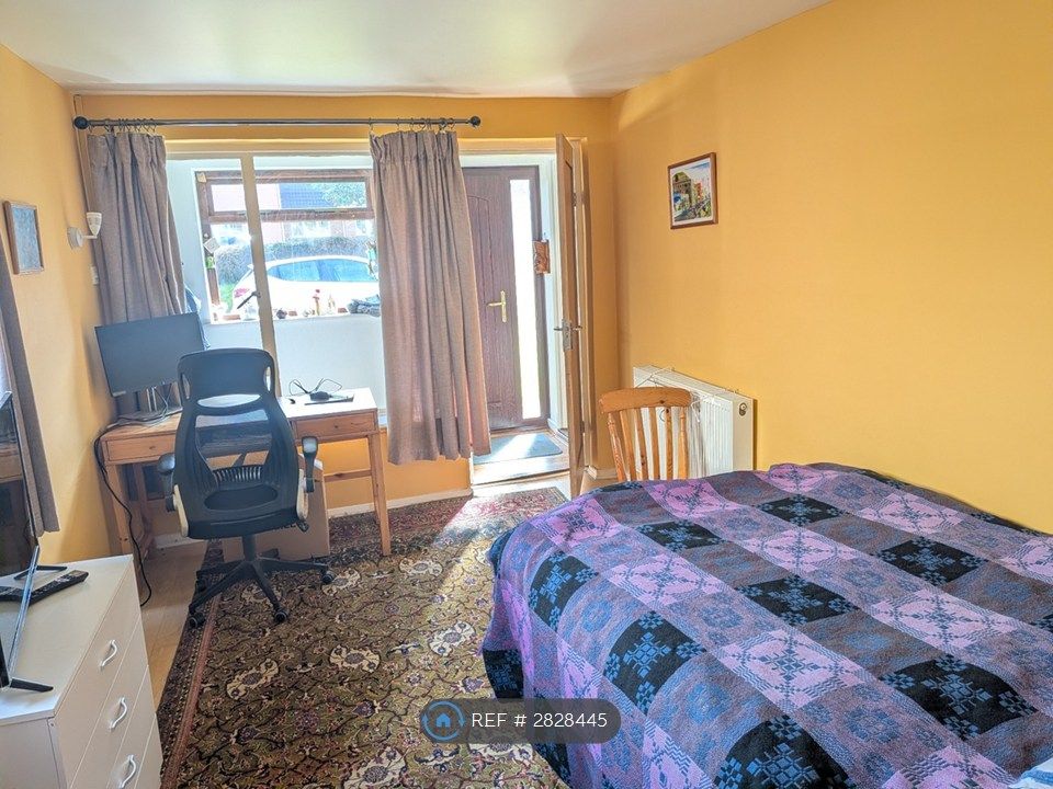 Property photo 1 of 4