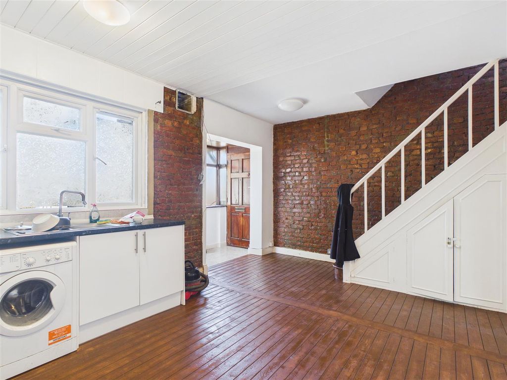 Property photo 2 of 13 Cam04419G0-Pr0075-Still002.Jpg