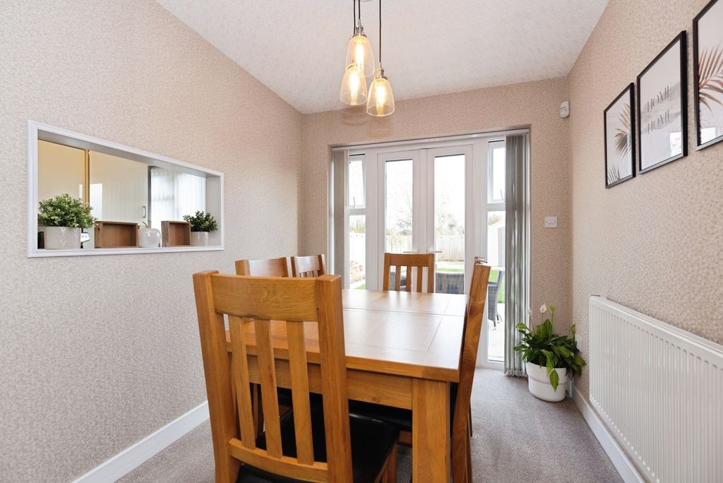 Property photo 2 of 16 Photo