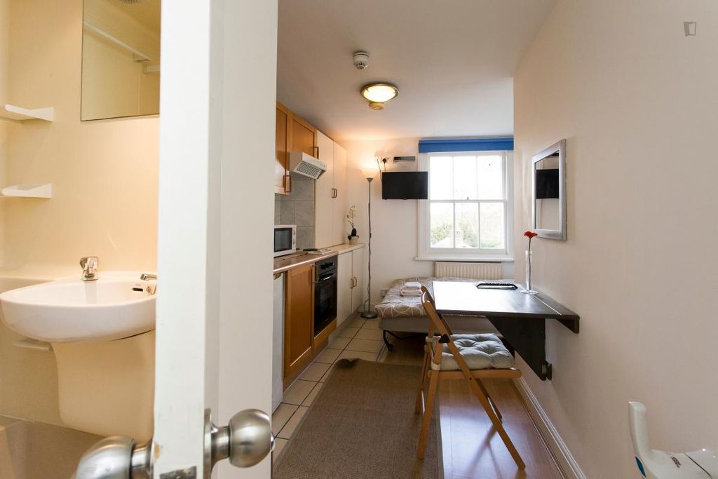 Property photo 3 of 8