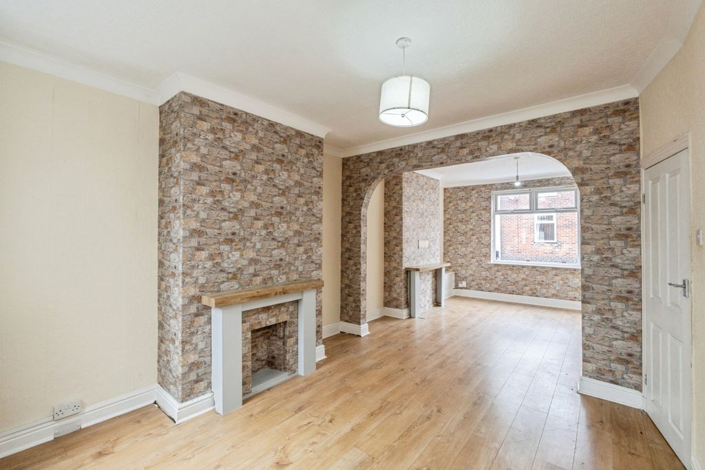 Property photo 3 of 15 Pbox-Img.Jpg