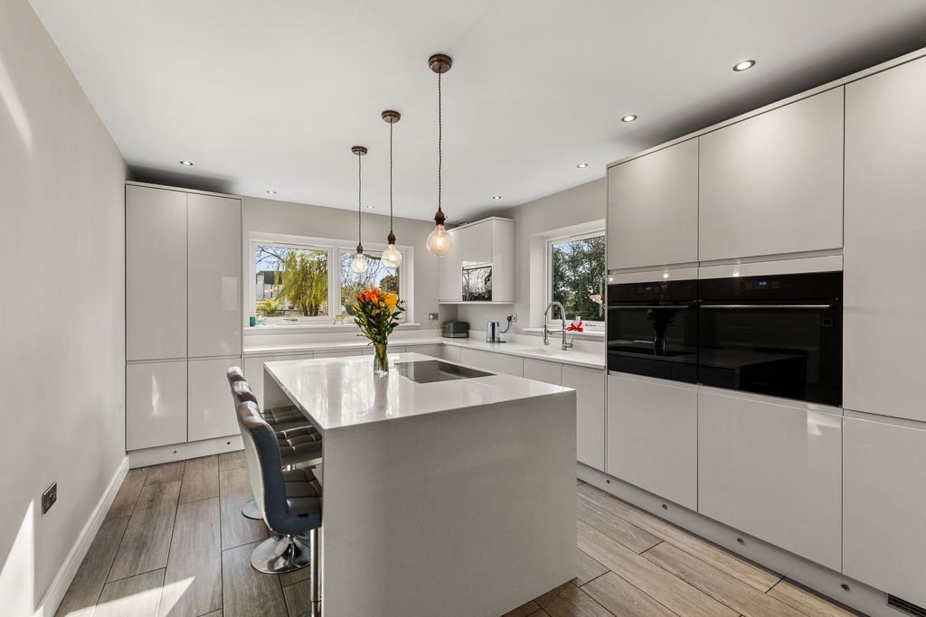 Property photo 2 of 29