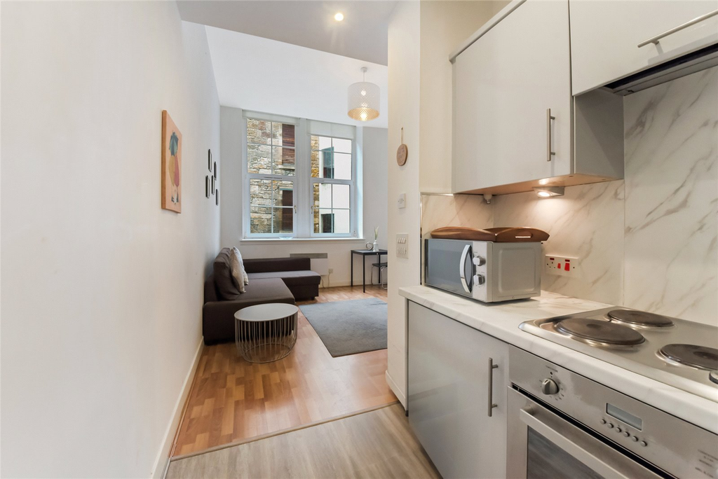 Property photo 3 of 6 Living Kitchen