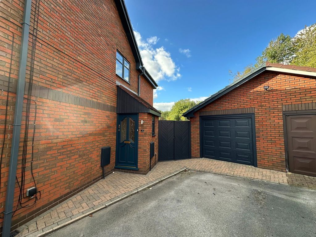 Property photo 2 of 51