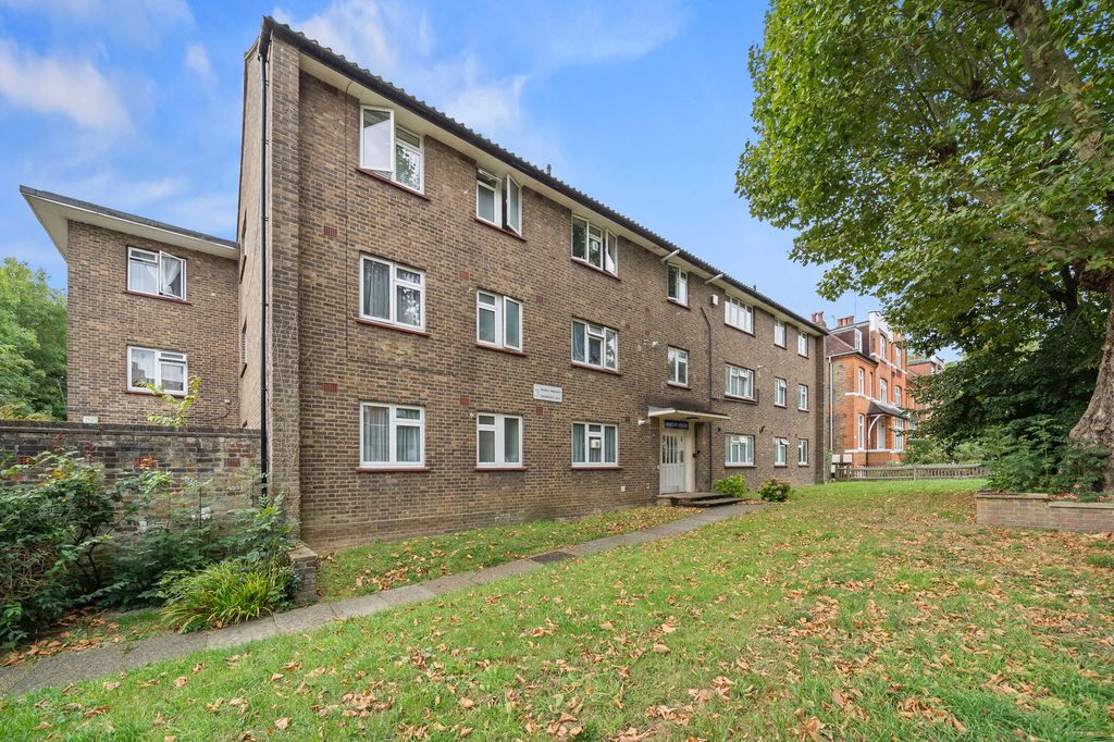 Property photo 1 of 8