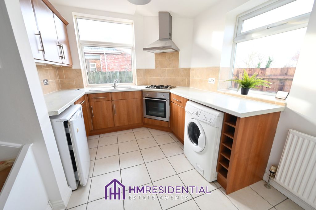 Property photo 3 of 8 Gallery