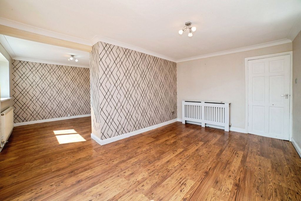 Property photo 3 of 17 Picture No. 24