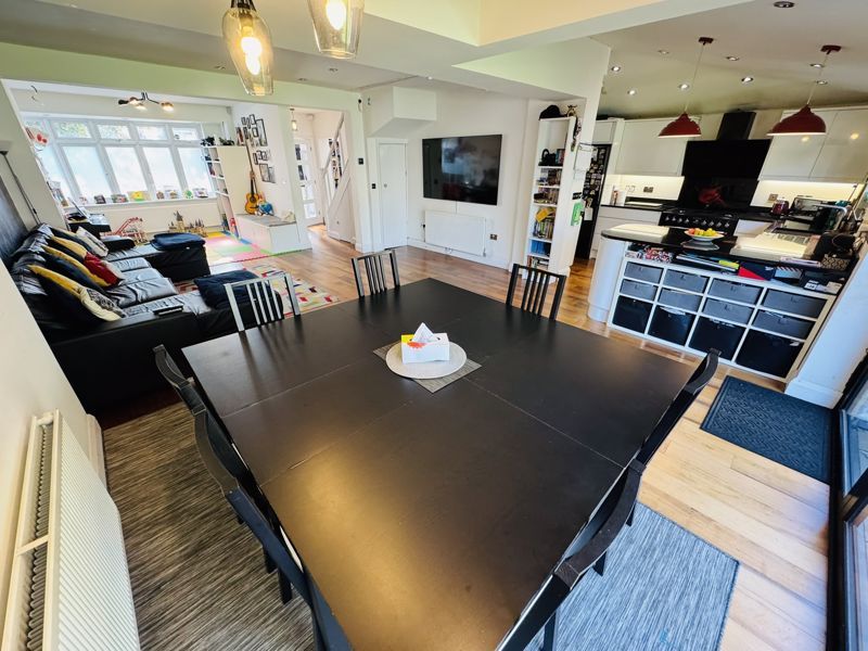 Property photo 3 of 17 Photo 9