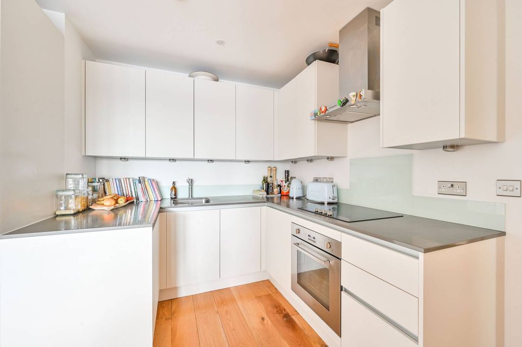 Property photo 2 of 10