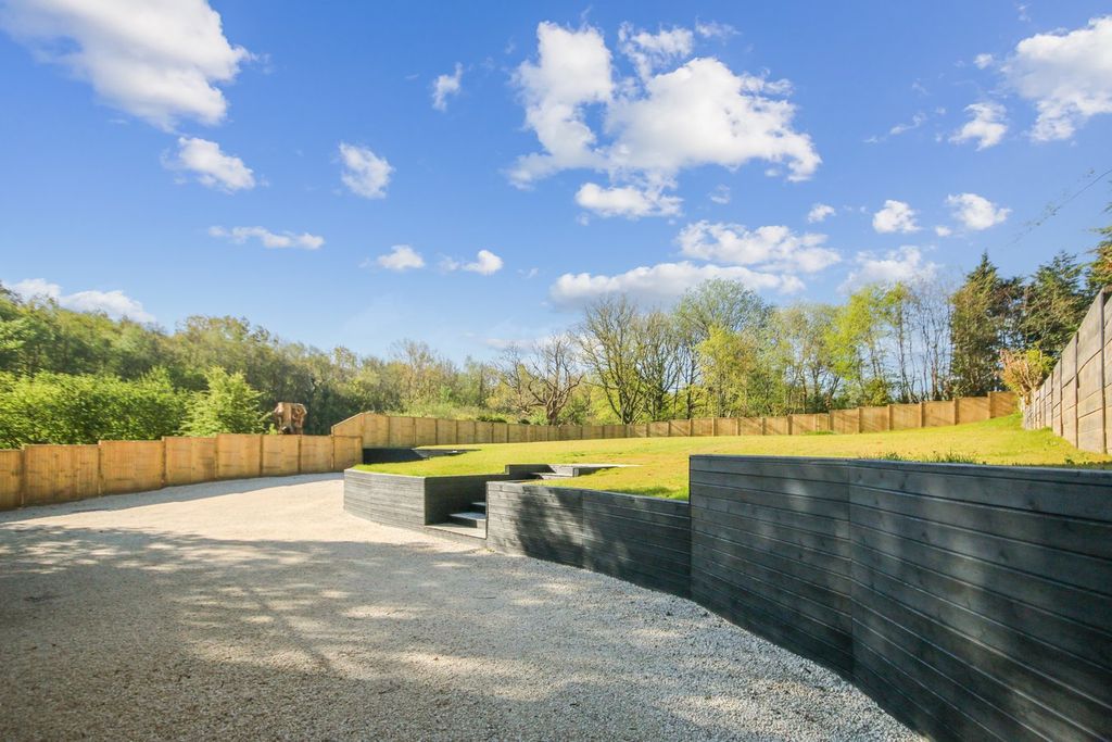 Additional image 9 of 5 bed detached house for saleTurners Hill Road, East Grinstead RH19
