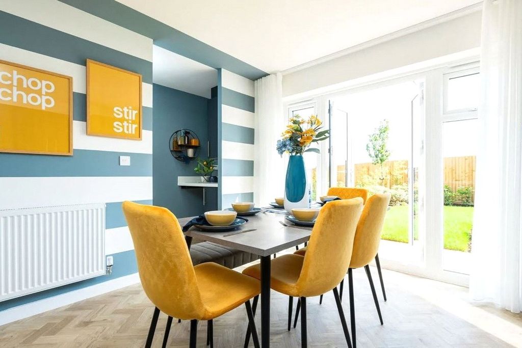 Property photo 2 of 10 Dining Area