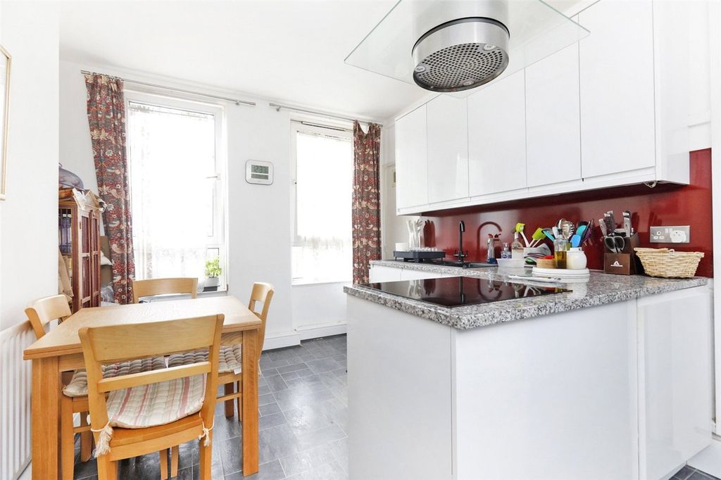 Property photo 3 of 9