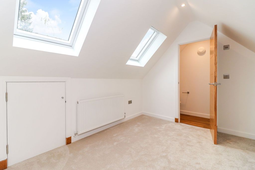 Additional image 13 of 3 bed semi-detached house for saleParnell Close, Abbots Langley WD5