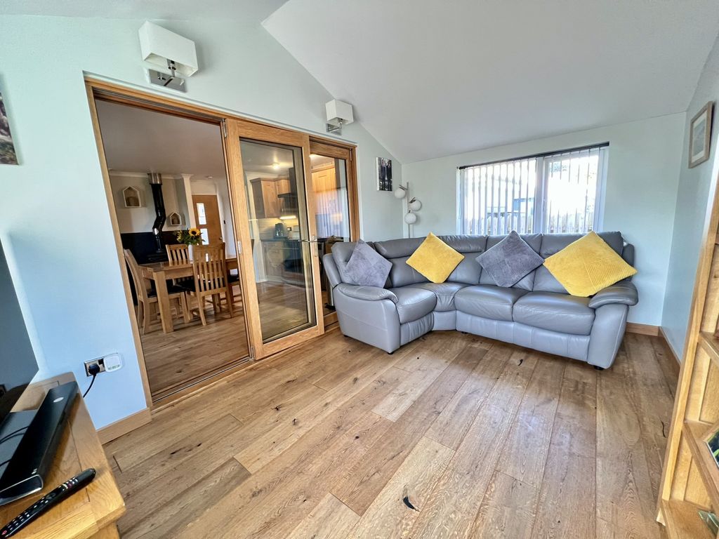 Property photo 3 of 13 Gallery