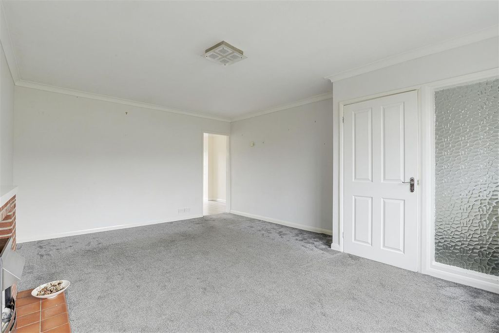 Property photo 3 of 14 08.Jpg