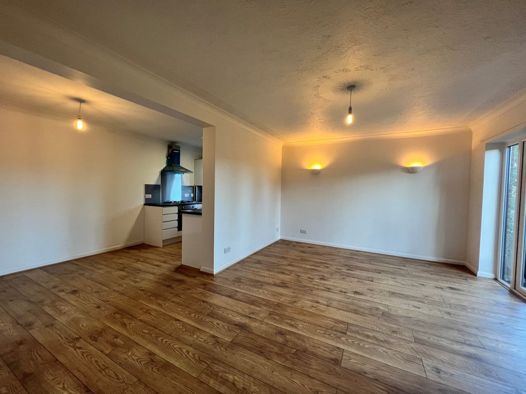Property photo 2 of 7 Image