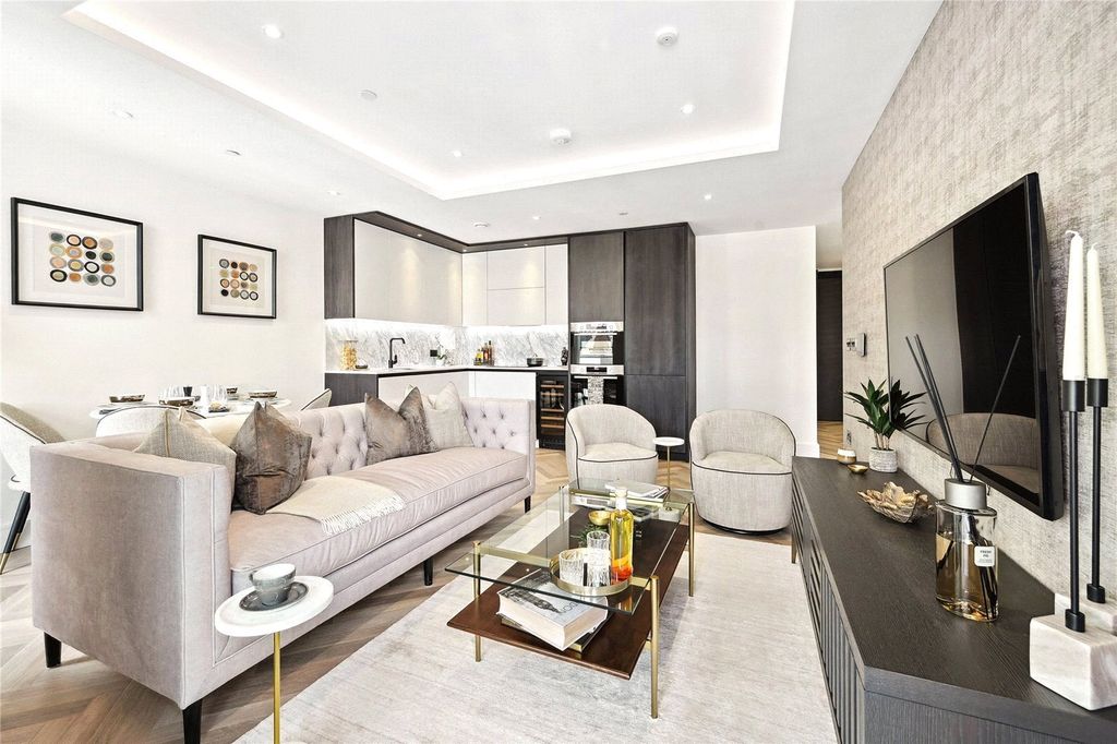 Property photo 1 of 7 Brigade Court