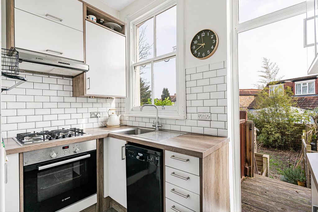 Property photo 3 of 22 Kitchen