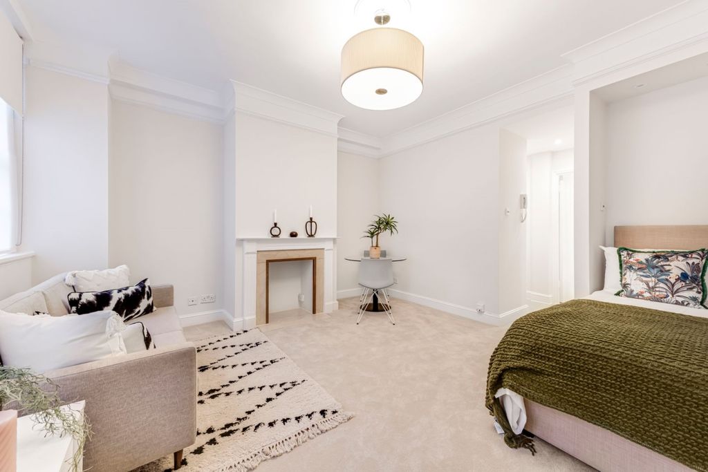 Property photo 2 of 7 03 Flat 47, Goodw...