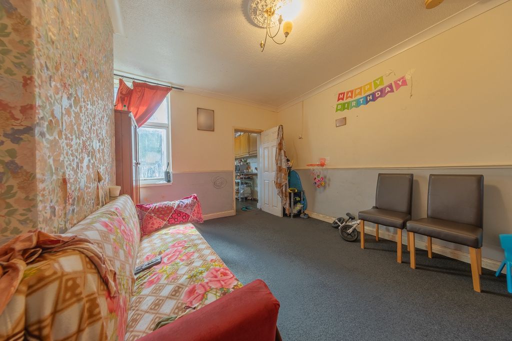 Property photo 3 of 23