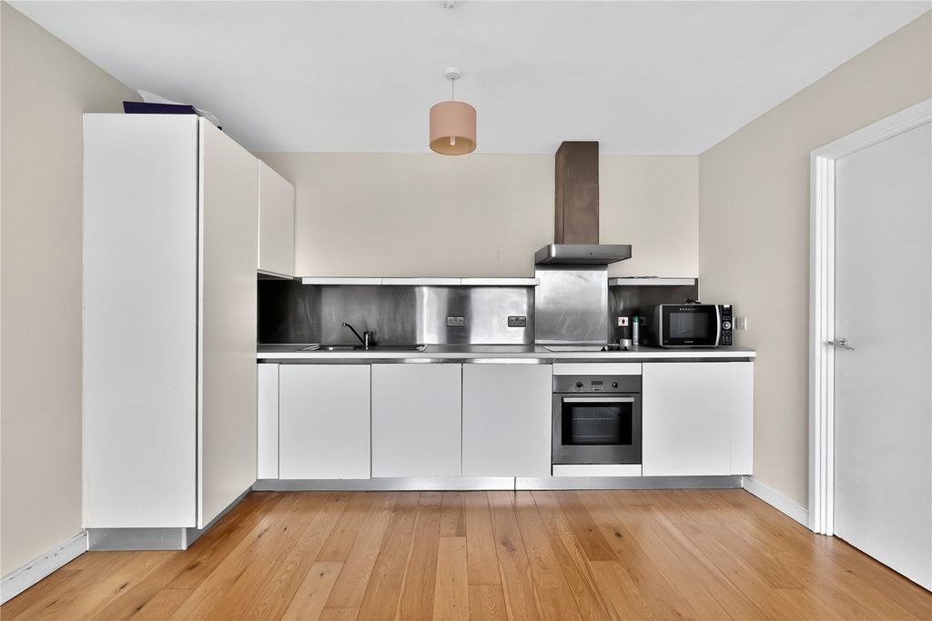 Property photo 2 of 12 Kitchen