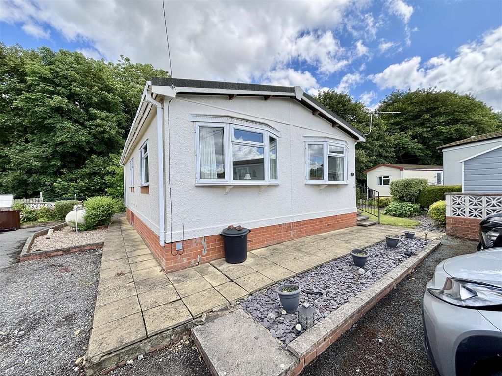 Property photo 1 of 15 External