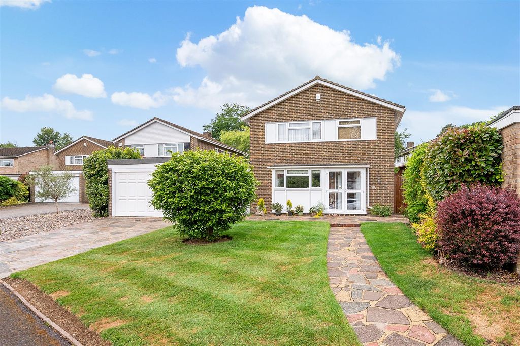 Property photo 1 of 22 Great Ellshams, 19- (18).Jpg