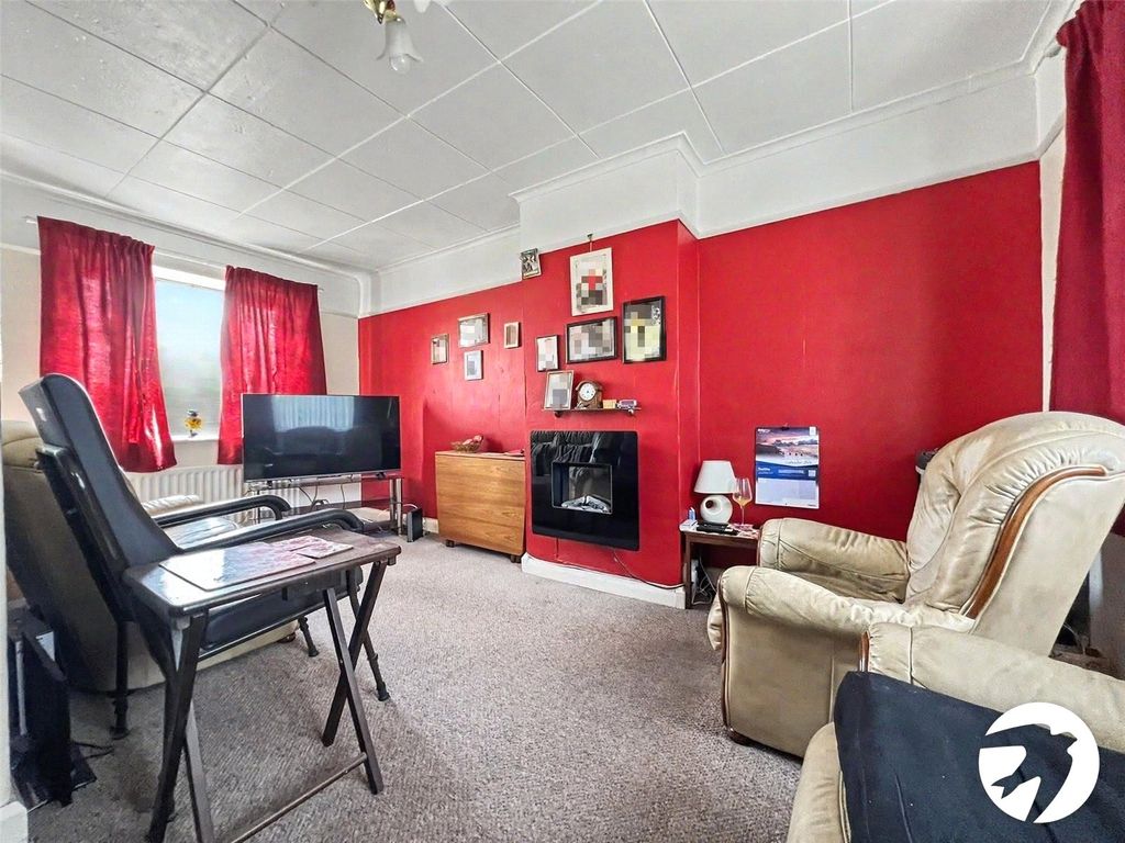 Property photo 2 of 12 Lounge