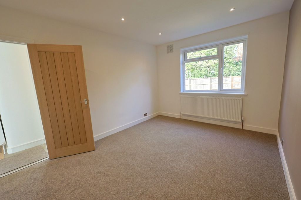 Property photo 3 of 9 4110304