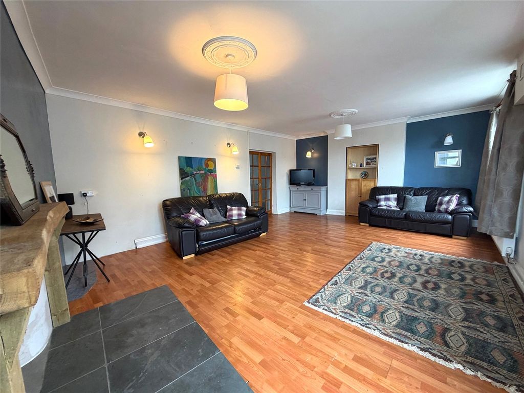 Property photo 3 of 25 Picture No. 03