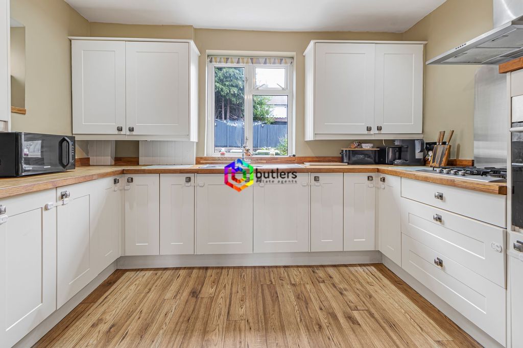 Property photo 3 of 13 Kitchen
